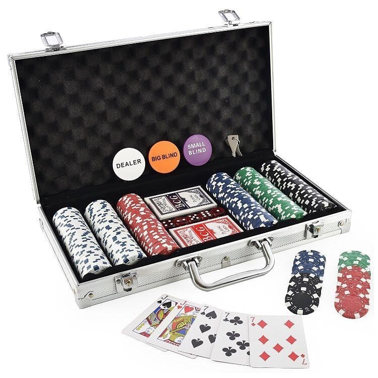 RoyalFlush™ Poker Set – Complete Set with Cards, Chips & Aluminum Case