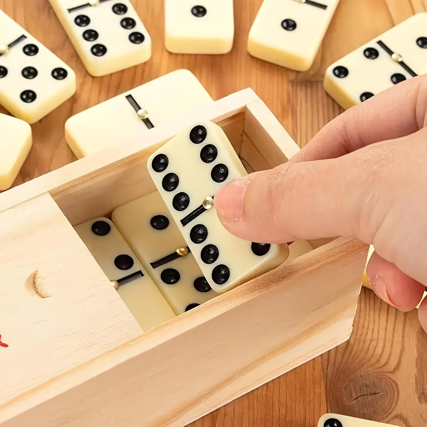 Dominoes Set - 28 Pieces With Wooden Case (2-4 Players)
