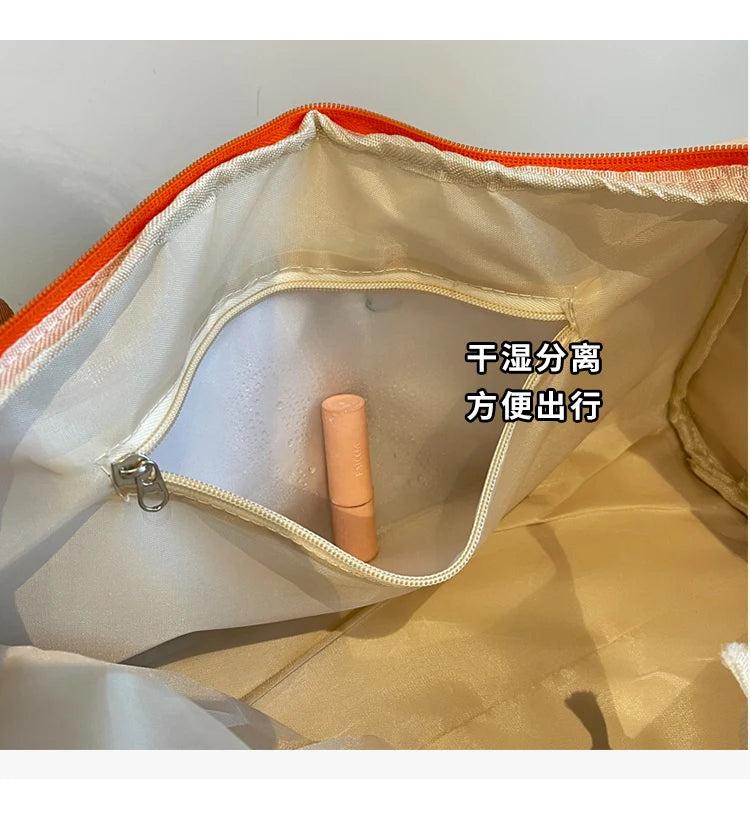 ColorTheory™ Weekender Bag – Designed to Carry Creativity in Style